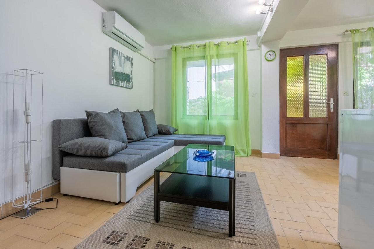 Zec Apartment *