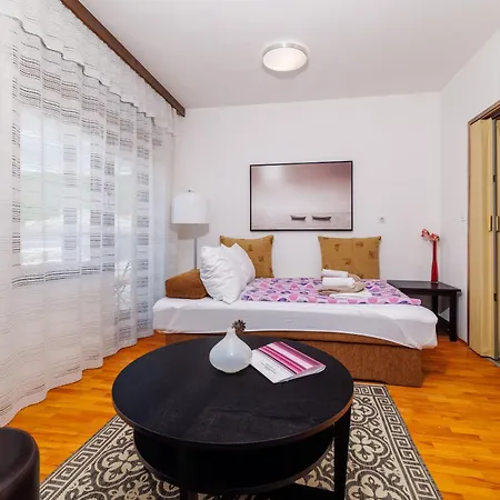 Apartments Zec Selce Exterior photo
