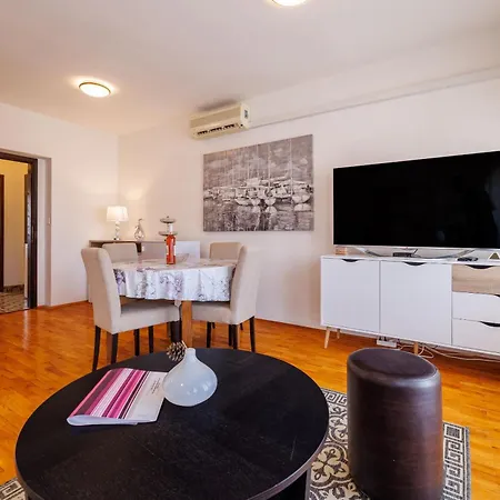 Apartments Zec Selce Exterior photo