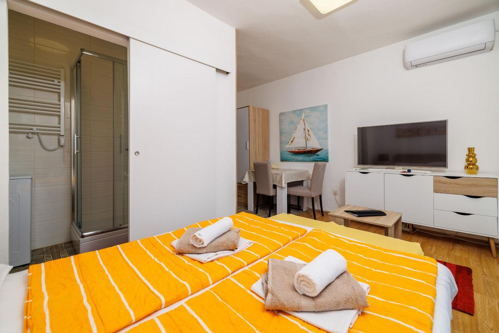 Apartament Zec *